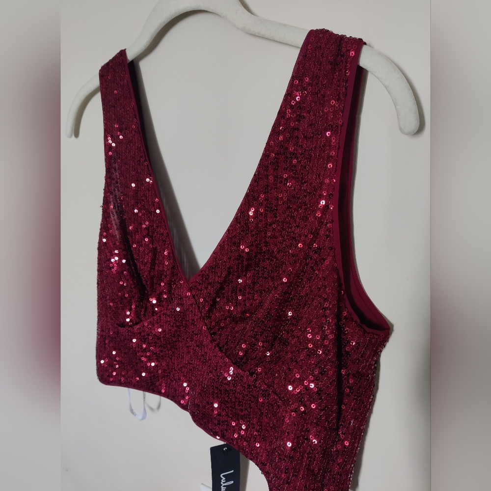 Lulu squein crop tank